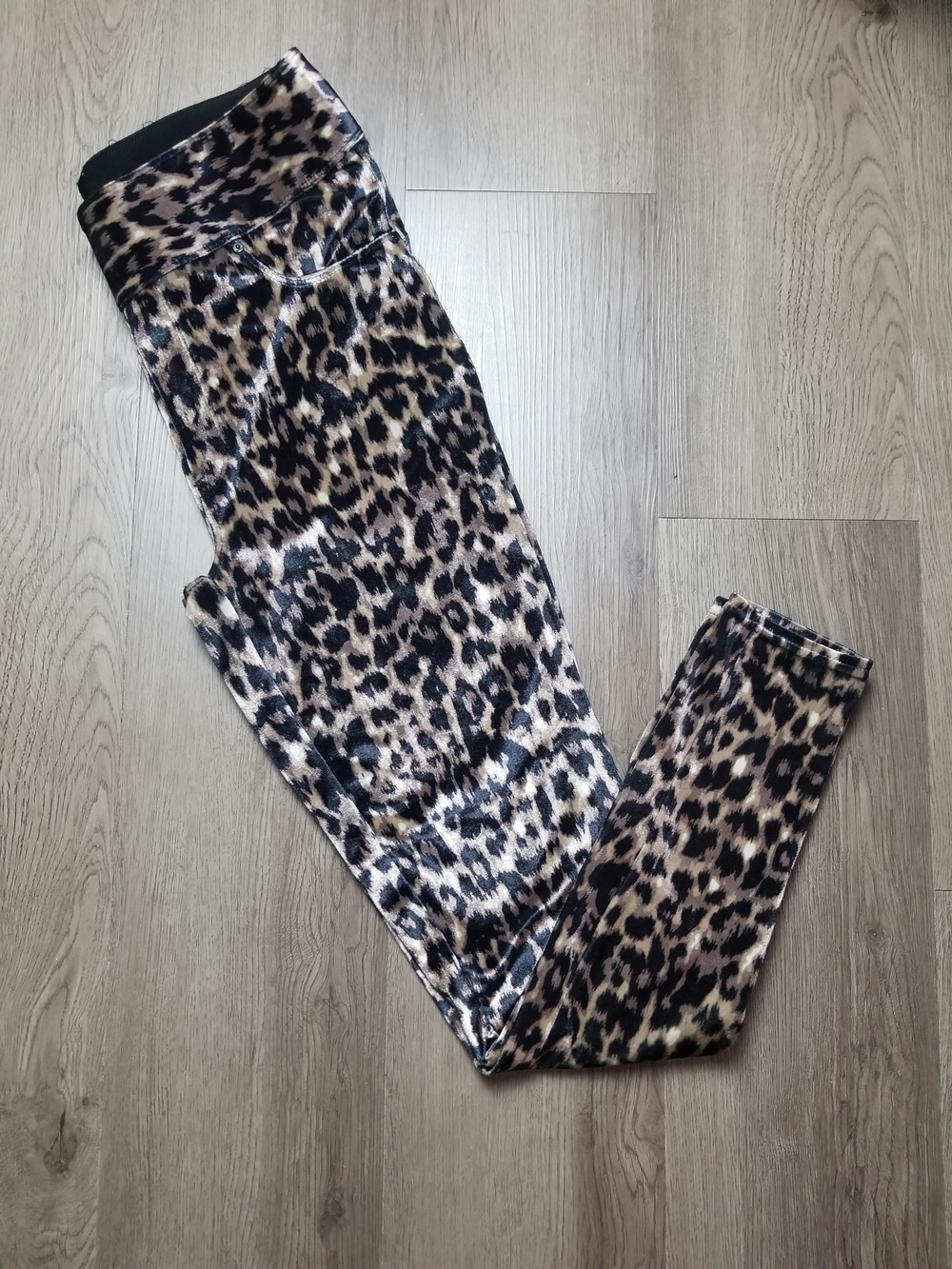 Seven7 Women's Leopard Print Velvet Leggings - Brown Black Cream (SIZE  M)